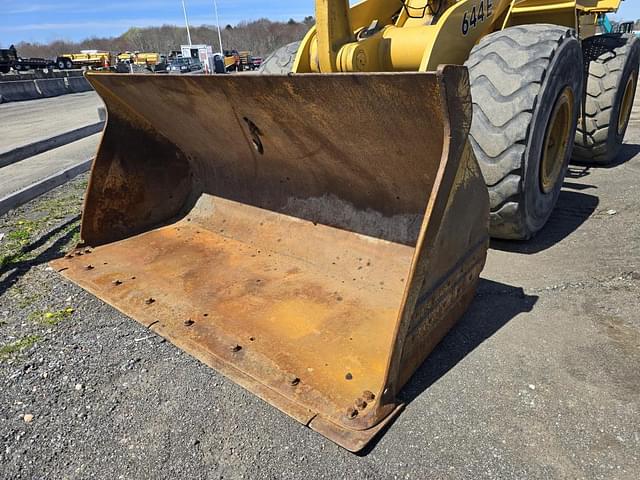 Image of John Deere 644E equipment image 1
