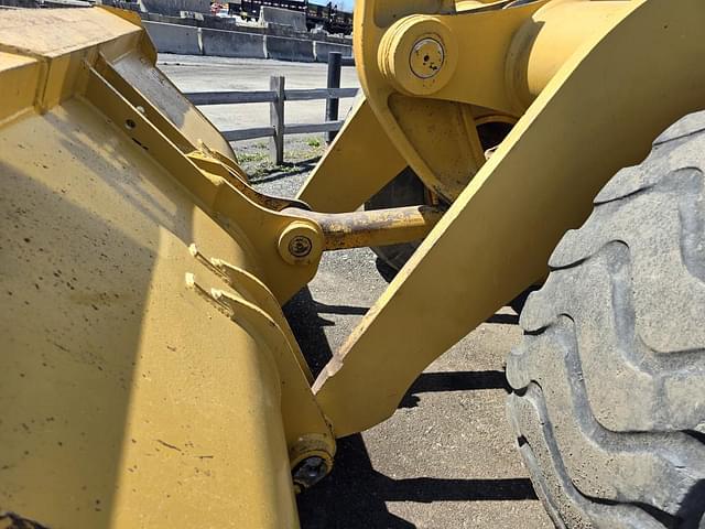 Image of John Deere 644E equipment image 2