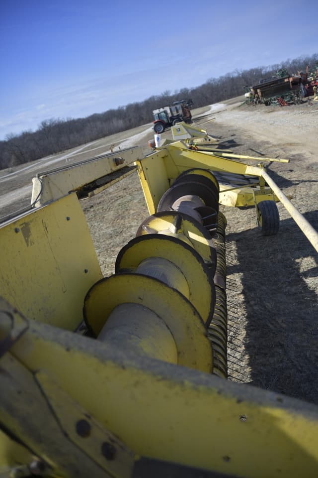 Image of John Deere 645 equipment image 3