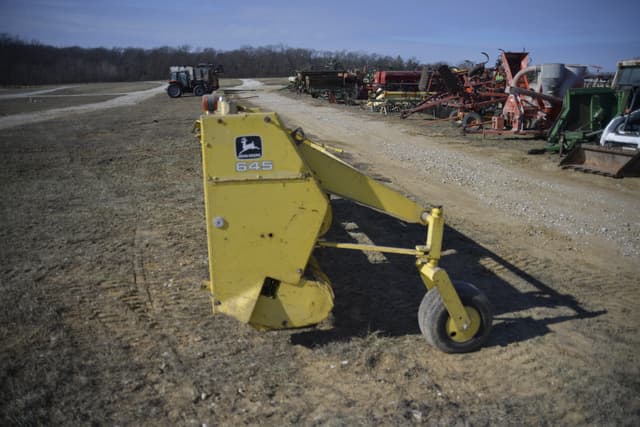 Image of John Deere 645 equipment image 2
