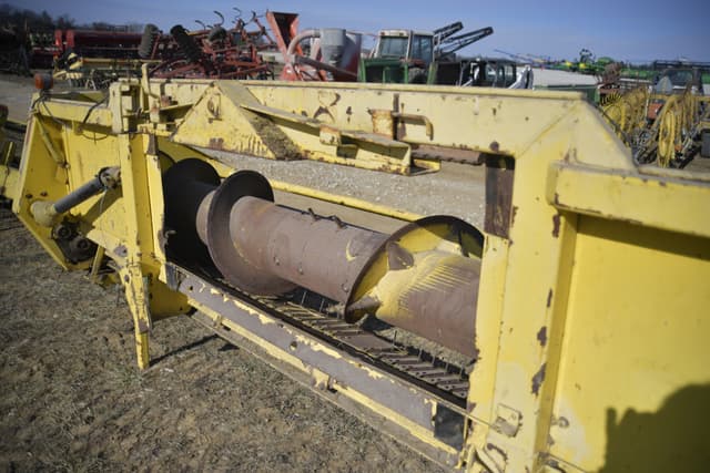 Image of John Deere 645 equipment image 4