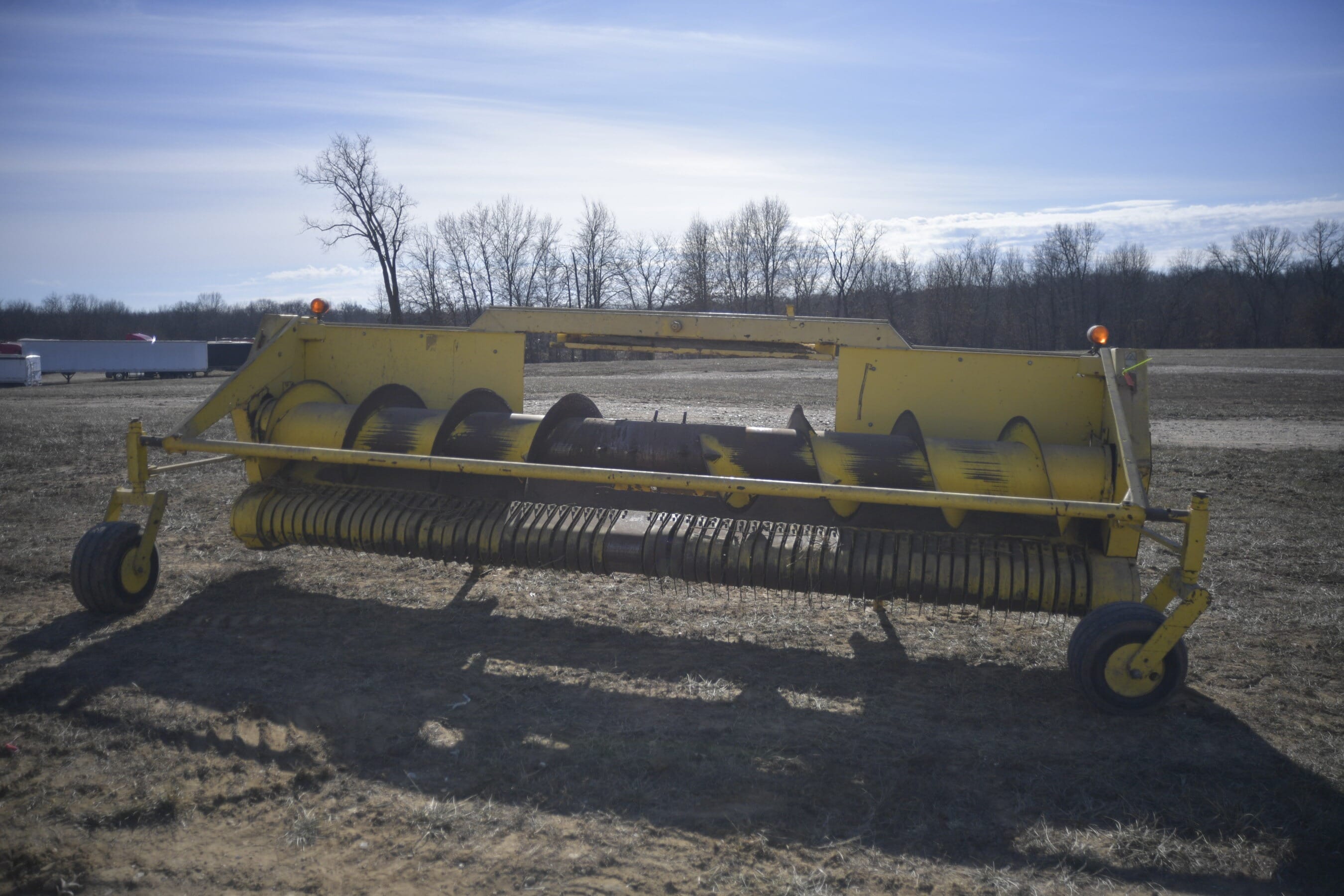 John Deere 645 Equipment Image0