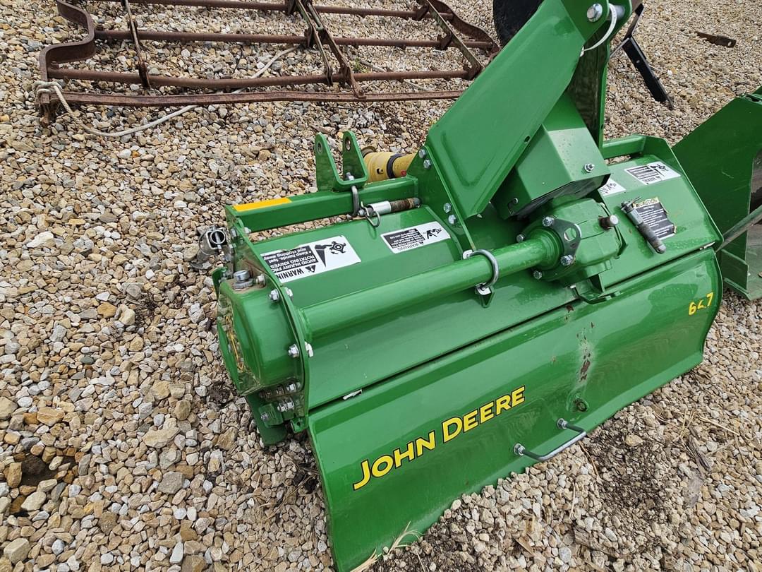 Image of John Deere 647 Image 0