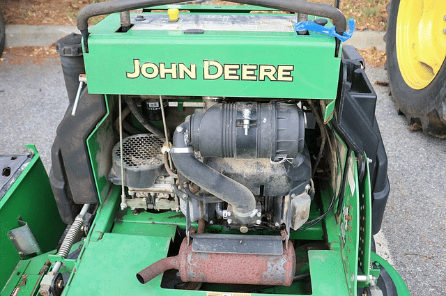 Image of John Deere 647A equipment image 4