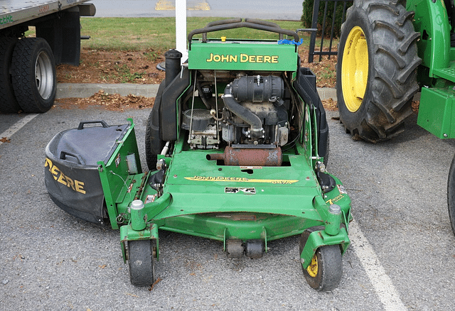 Image of John Deere 647A equipment image 1