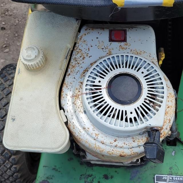 Image of John Deere 65 equipment image 4