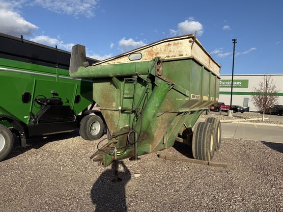 John Deere 650 Equipment Image0