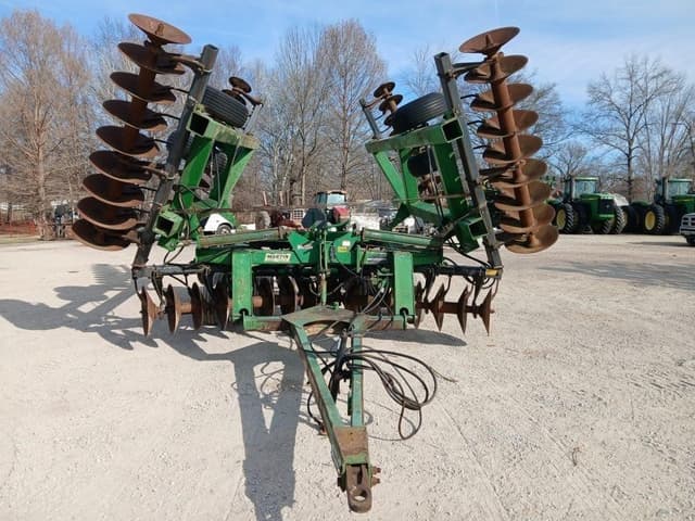 Image of John Deere 650 equipment image 1