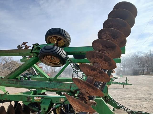 Image of John Deere 650 equipment image 4