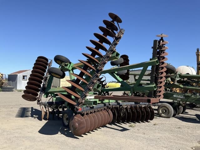 Image of John Deere 650 equipment image 3
