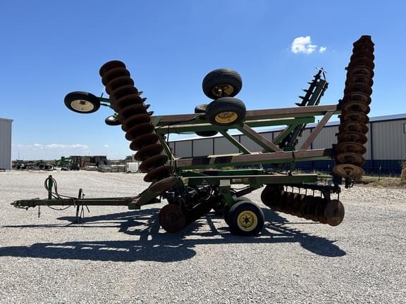 Image of John Deere 650 equipment image 1