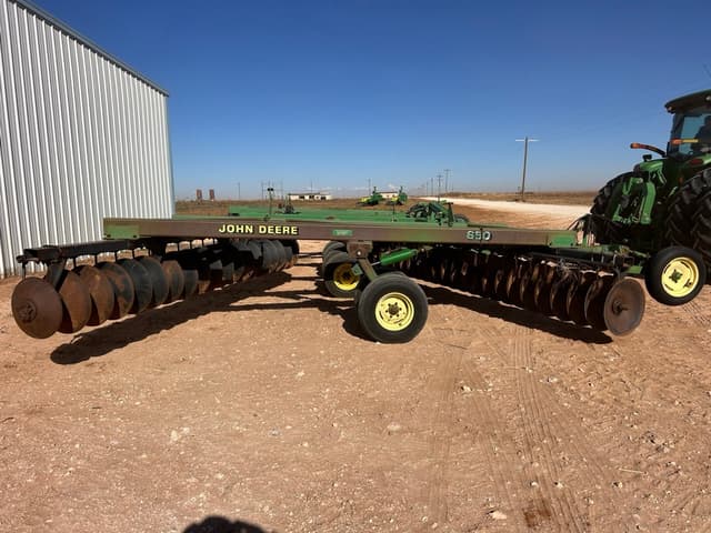 Image of John Deere 650 equipment image 1