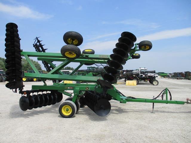 Image of John Deere 650 equipment image 3