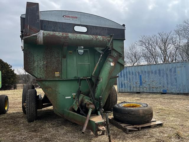 Image of John Deere 650 equipment image 1