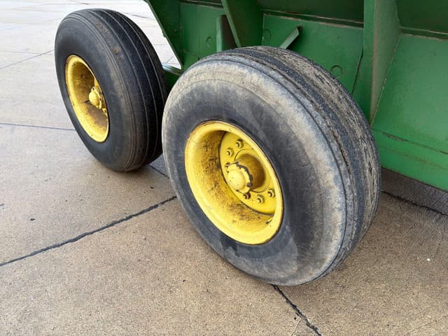 Image of John Deere 650 equipment image 4