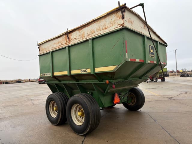 Image of John Deere 650 equipment image 1