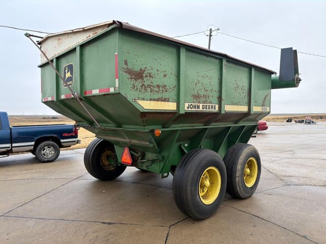Image of John Deere 650 equipment image 2