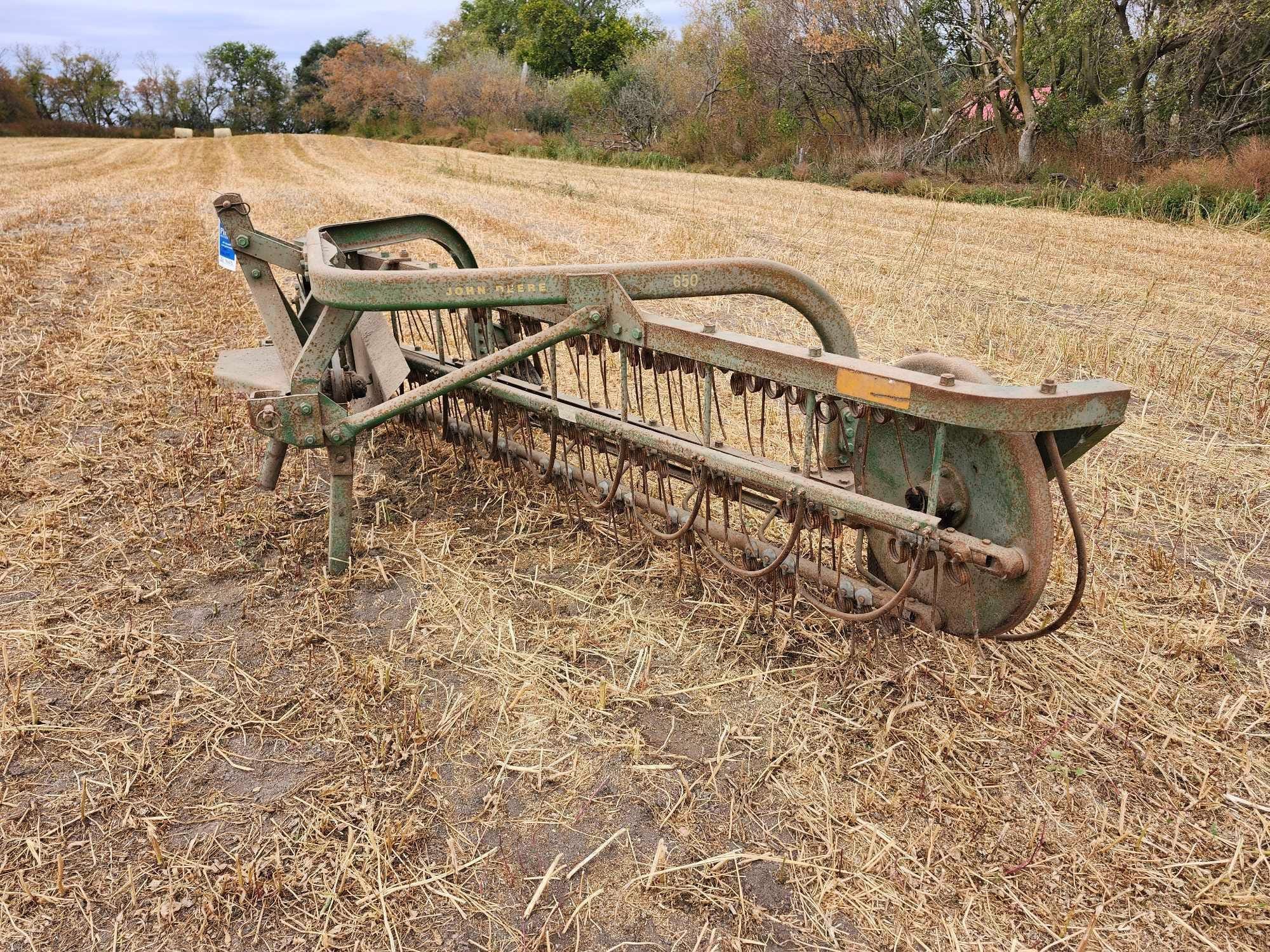 John Deere 650 Equipment Image0