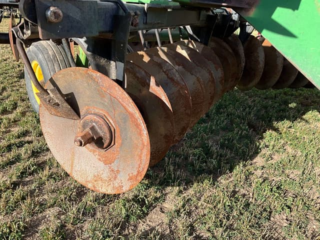 Image of John Deere 650 equipment image 4