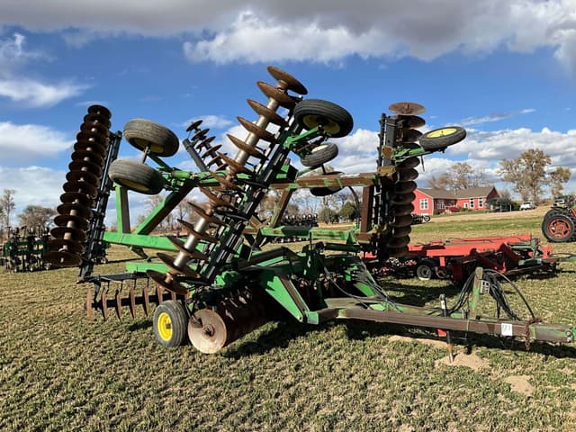 Image of John Deere 650 equipment image 2