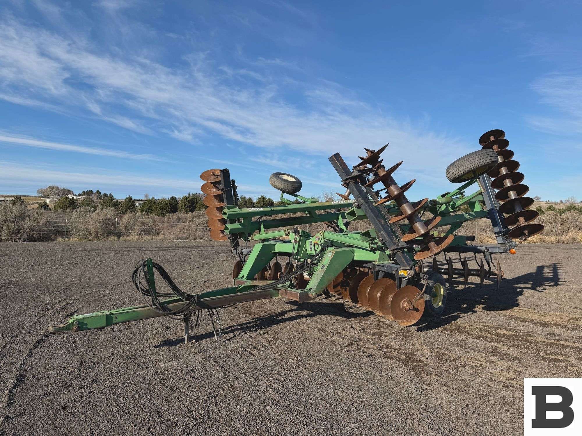 John Deere 650 Equipment Image0