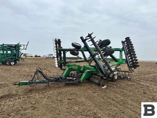 Image of John Deere 650 equipment image 1