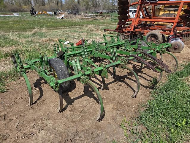Image of John Deere 650 equipment image 3