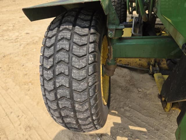 Image of John Deere 650 equipment image 3