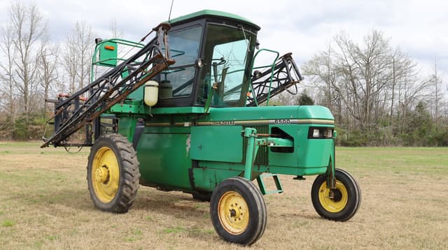 Image of John Deere 6500 equipment image 1