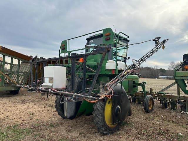 Image of John Deere 6500 equipment image 1