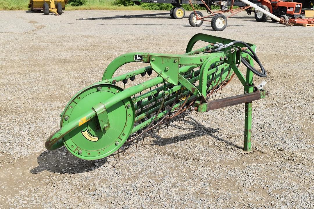 Image of John Deere 652 Primary image
