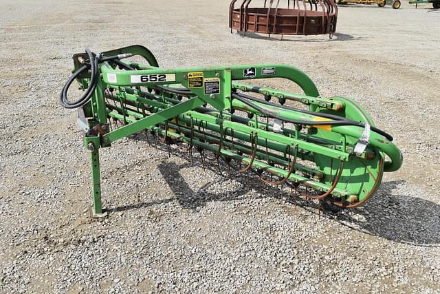 Image of John Deere 652 equipment image 2
