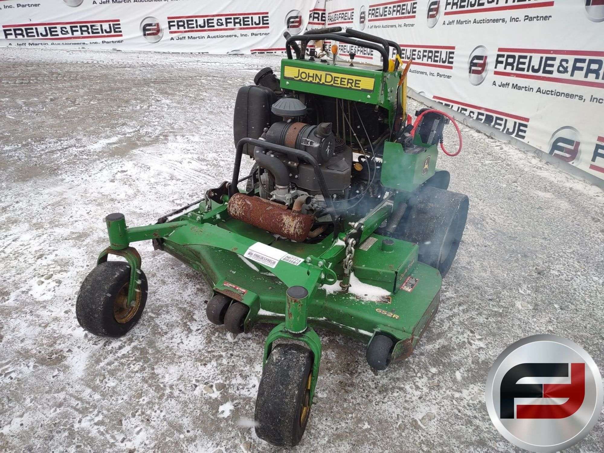 John Deere 652R Equipment Image0