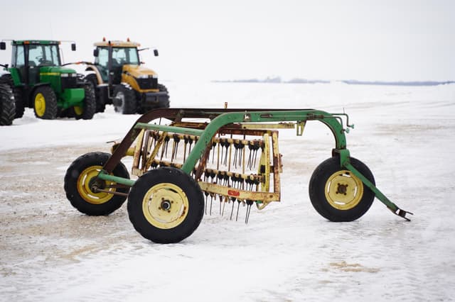 Image of John Deere 660 equipment image 3