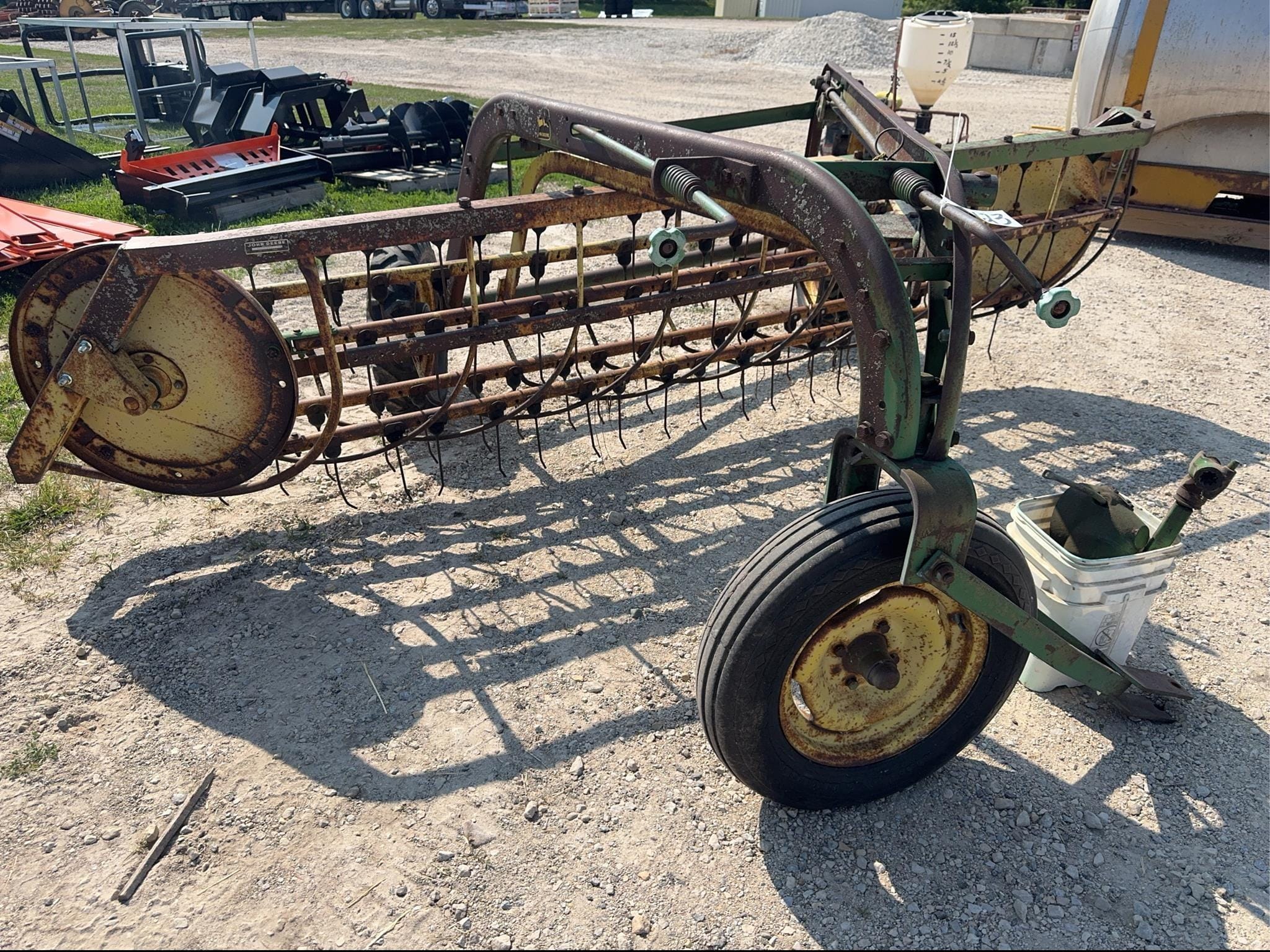 John Deere 660 Equipment Image0