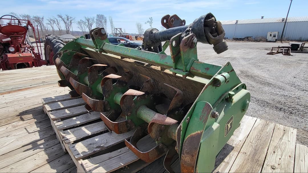 Image of John Deere 660 Image 1