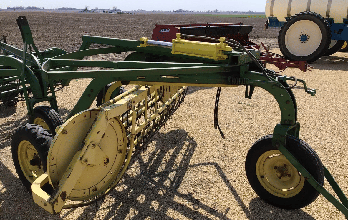 Main image John Deere 660
