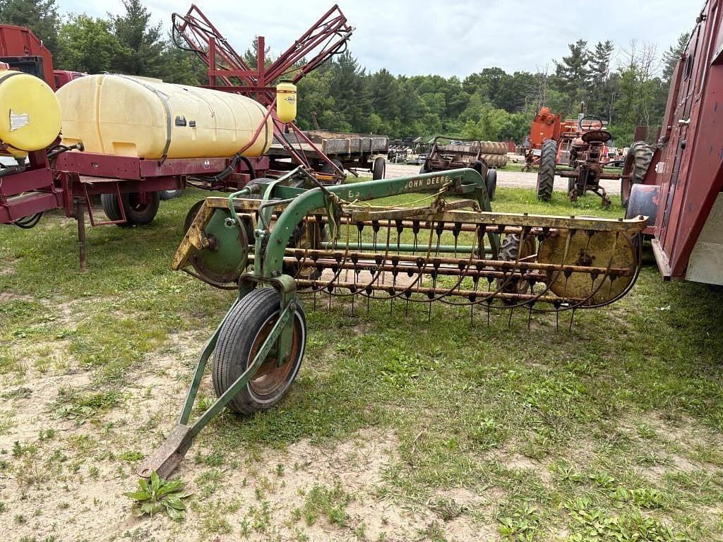 Image of John Deere 660 Image 1