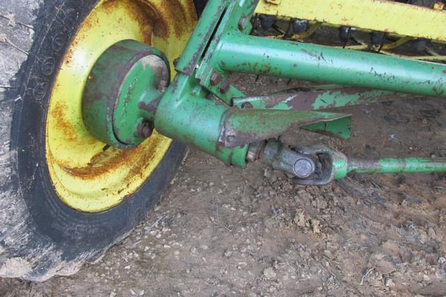 Image of John Deere 660 equipment image 4
