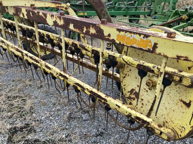 Image of John Deere 660 equipment image 1