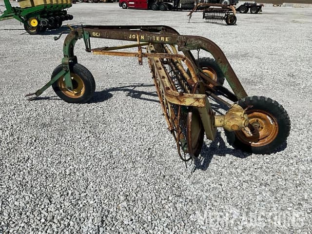 Image of John Deere 660 equipment image 1