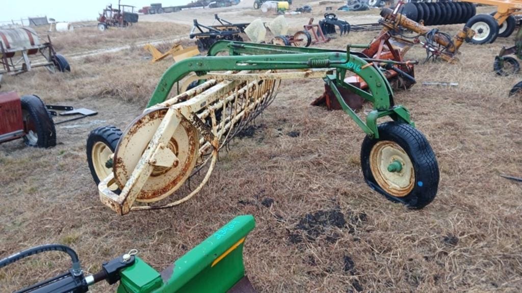 John Deere 660 Equipment Image0