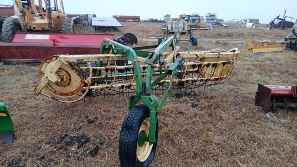 Image of John Deere 660 Image 1