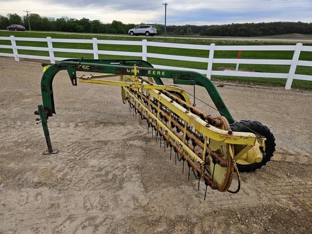 Image of John Deere 660 equipment image 1
