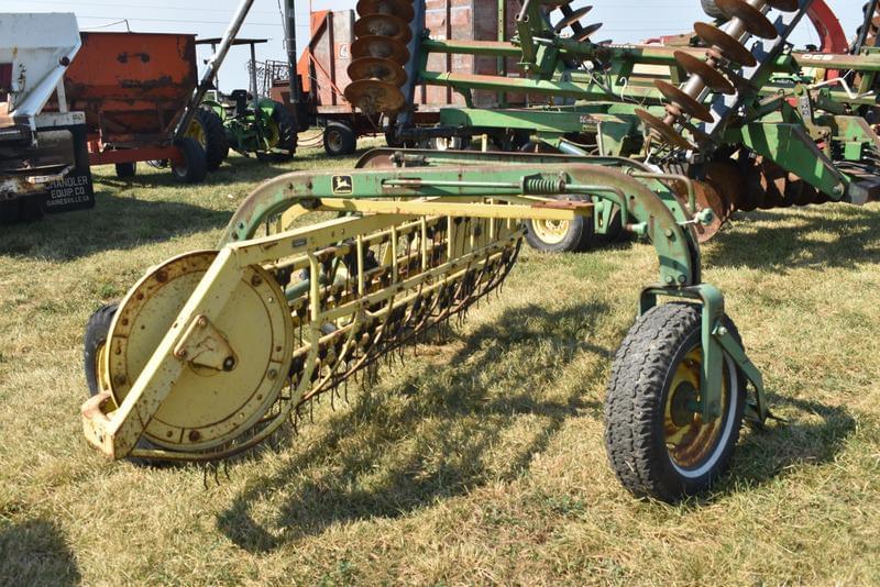 Image of John Deere 660 Primary image