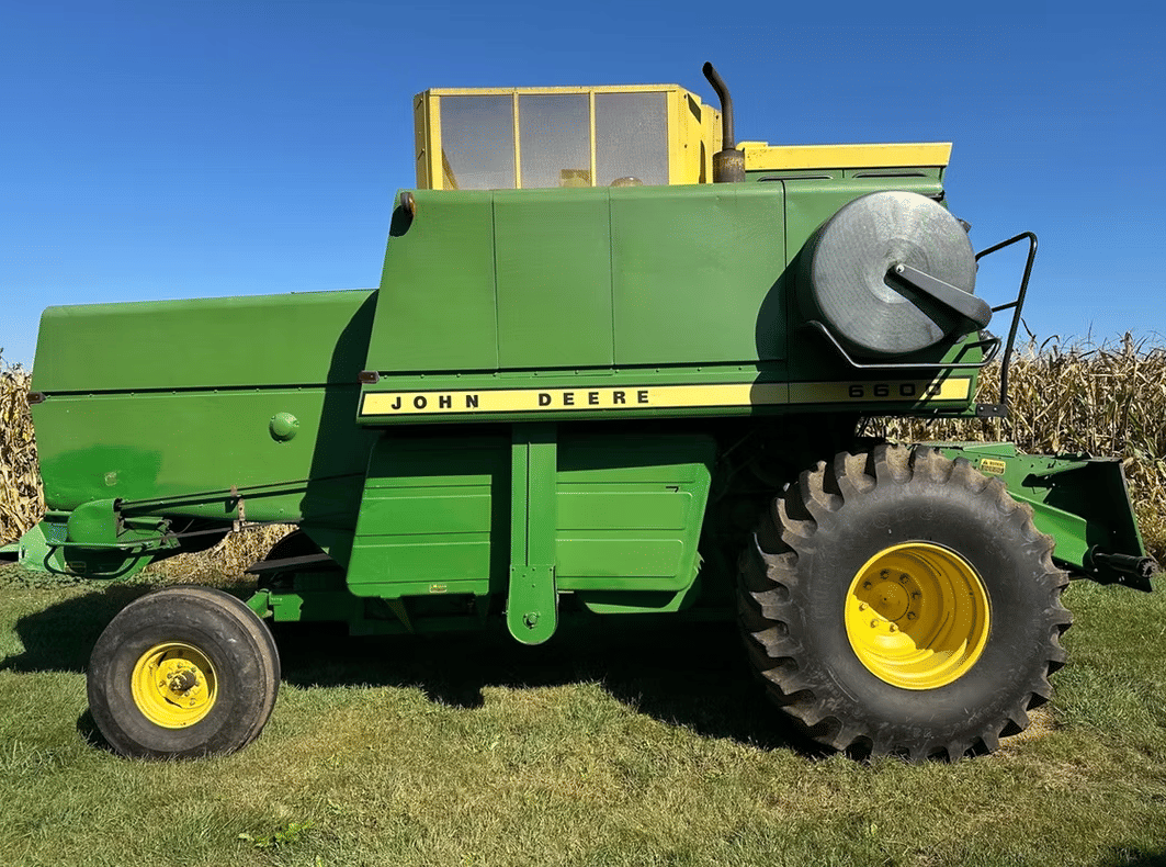 Image of John Deere 6600 Image 0