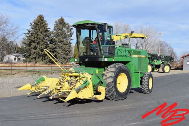 Image of John Deere 6610 equipment image 1