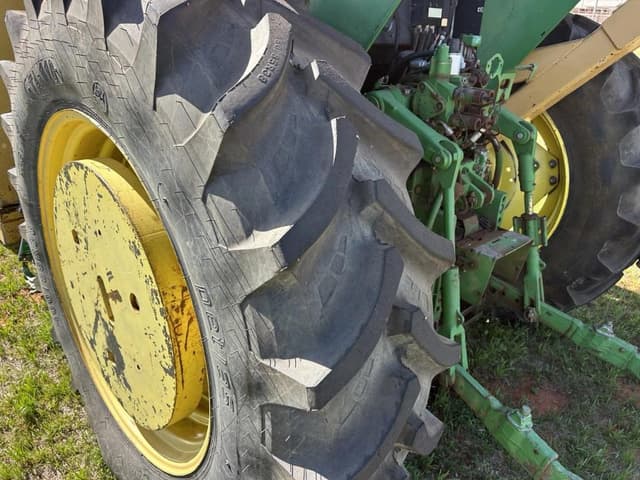 Image of John Deere 6615 equipment image 4