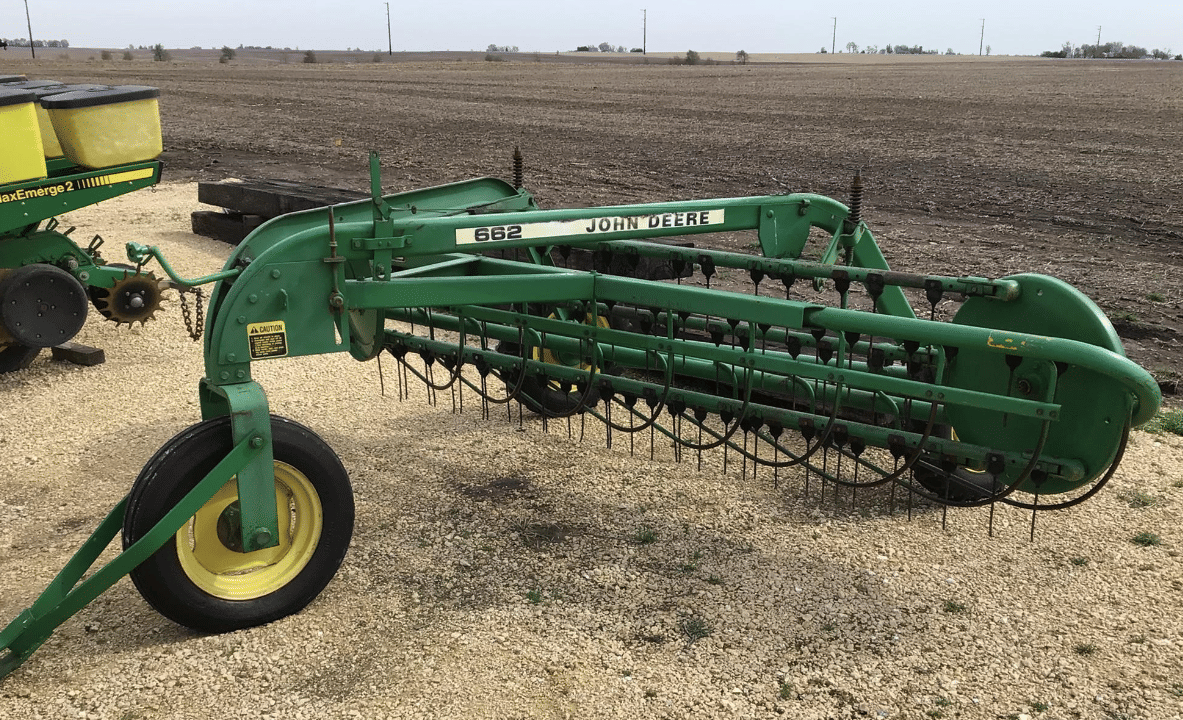 Main image John Deere 662