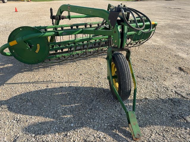 Image of John Deere 662 equipment image 1